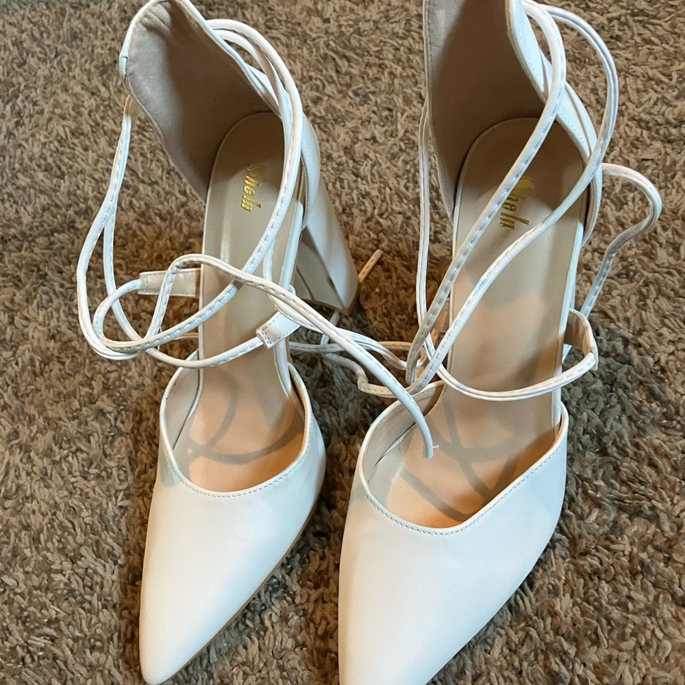 Stylish White Heels with Strappy Design